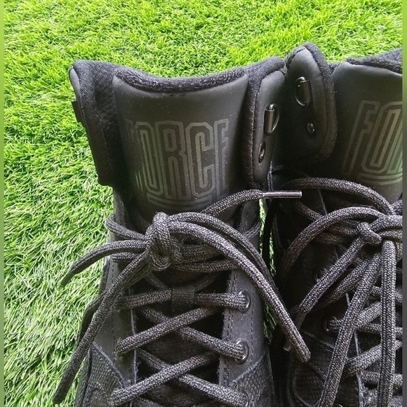 Nike force men's sneakers in size 9.5, color black in great condition - Picture 13 of 15